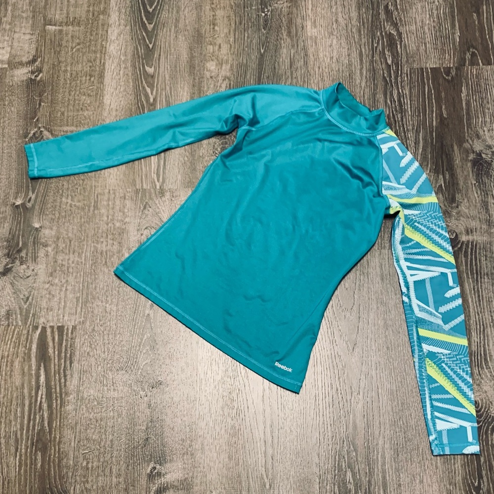 Reebok Long Sleeve Rash Guard Swim Beach Cruise Vacation Sun.   Sz S.    EUC!